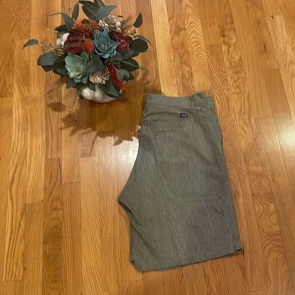 Patagonia Shorts - 34 (no size see measurements) - Picture 2 of 6